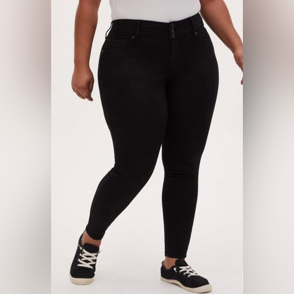 Torrid 20R Black Jegging Skinny Super Stretch High-Rise Jean